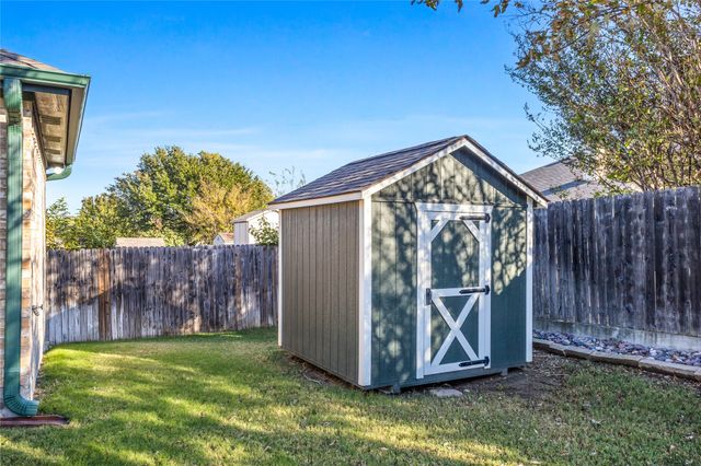 9221 Alyssa Drive, White Settlement, TX 76108