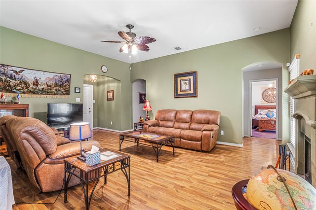 9221 Alyssa Drive, White Settlement, TX 76108