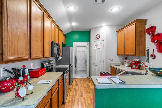 9221 Alyssa Drive, White Settlement, TX 76108