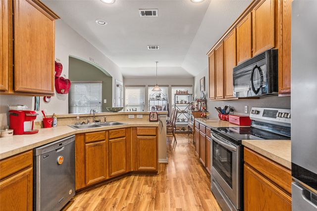 9221 Alyssa Drive, White Settlement, TX 76108