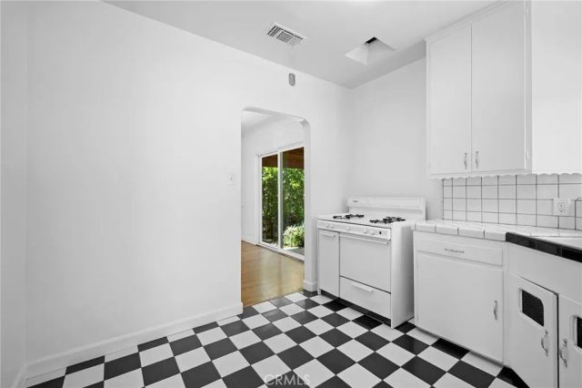 6723 Hazeltine, Van Nuys, CA 91405