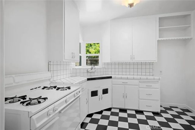 6723 Hazeltine, Van Nuys, CA 91405