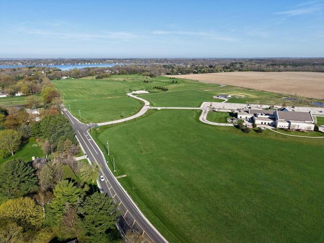2221 Highway 83, Hartland, WI 53029