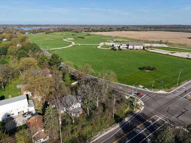 2221 Highway 83, Hartland, WI 53029