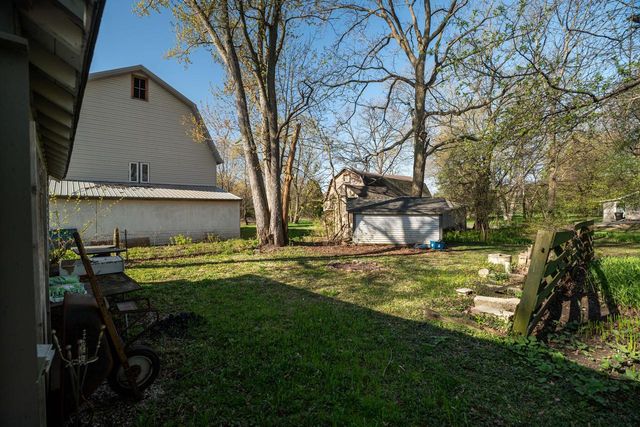 2221 Highway 83, Hartland, WI 53029