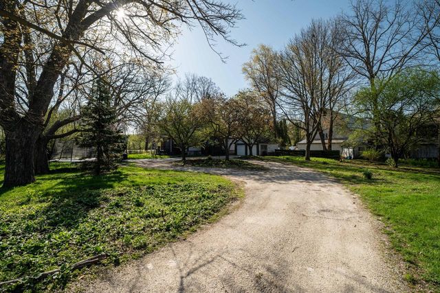2221 Highway 83, Hartland, WI 53029