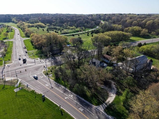 2221 Highway 83, Hartland, WI 53029