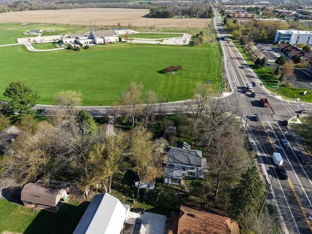 2221 Highway 83, Hartland, WI 53029