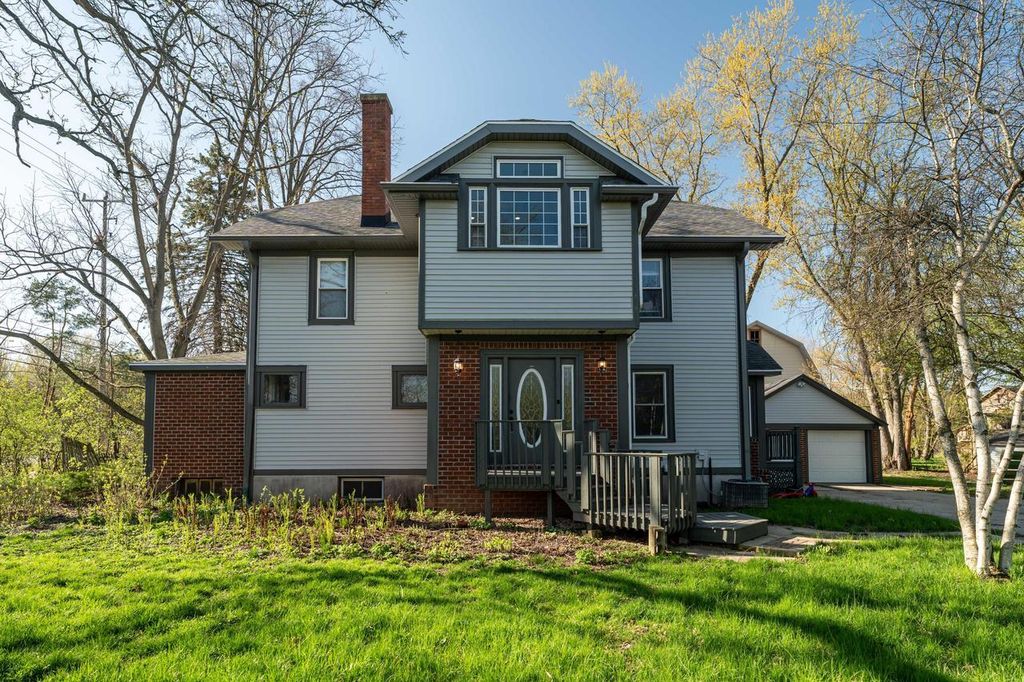 2221 Highway 83, Hartland, WI 53029