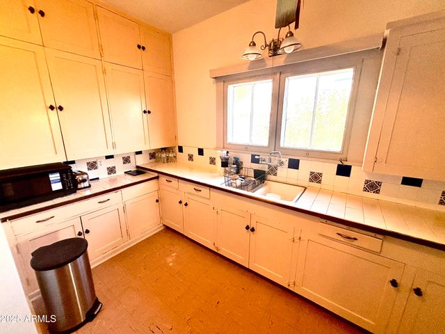 141 W LA MINA Avenue, Ajo, AZ 85321