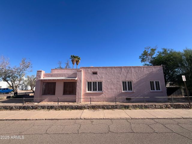 141 W LA MINA Avenue, Ajo, AZ 85321