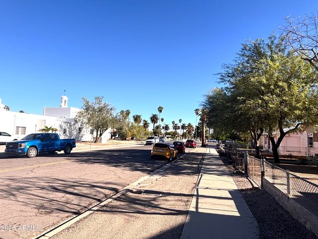 141 W LA MINA Avenue, Ajo, AZ 85321