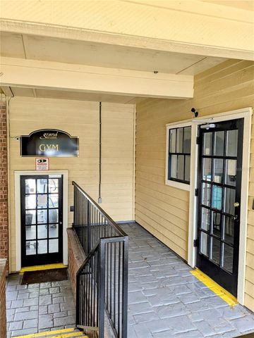 8702 MALLARD RESERVE DRIVE 104, Tampa, FL 33614