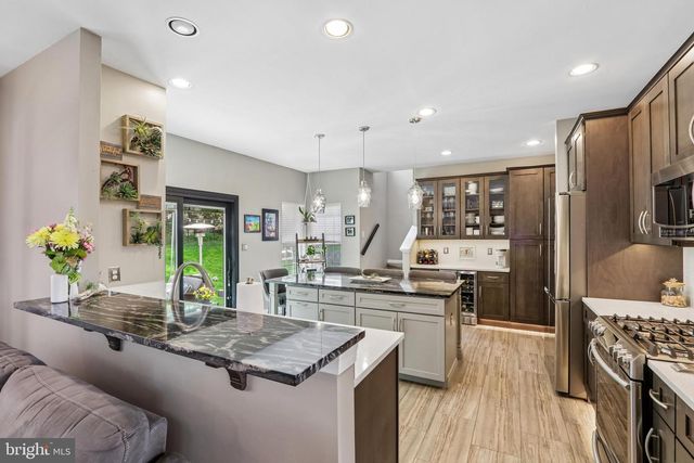 26 RAINTREE DR, Sicklerville, NJ 08081