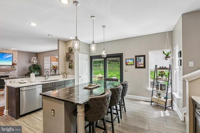 26 RAINTREE DR, Sicklerville, NJ 08081