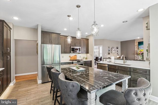26 RAINTREE DR, Sicklerville, NJ 08081