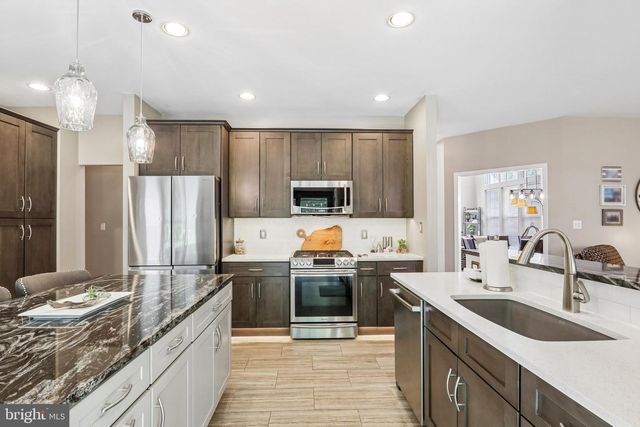 26 RAINTREE DR, Sicklerville, NJ 08081