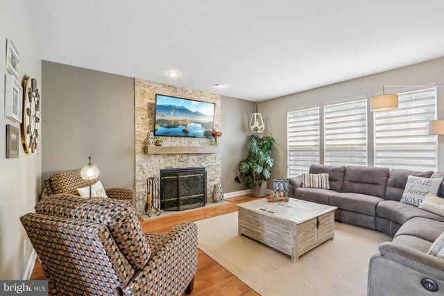 26 RAINTREE DR, Sicklerville, NJ 08081
