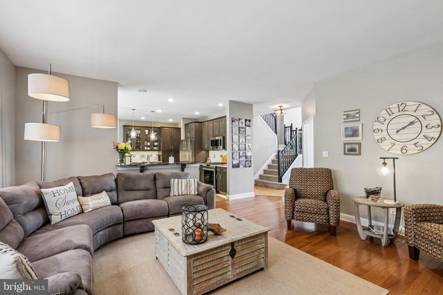 26 RAINTREE DR, Sicklerville, NJ 08081