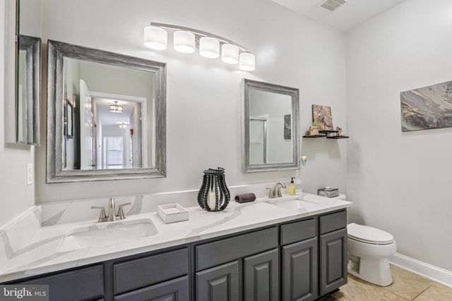 26 RAINTREE DR, Sicklerville, NJ 08081