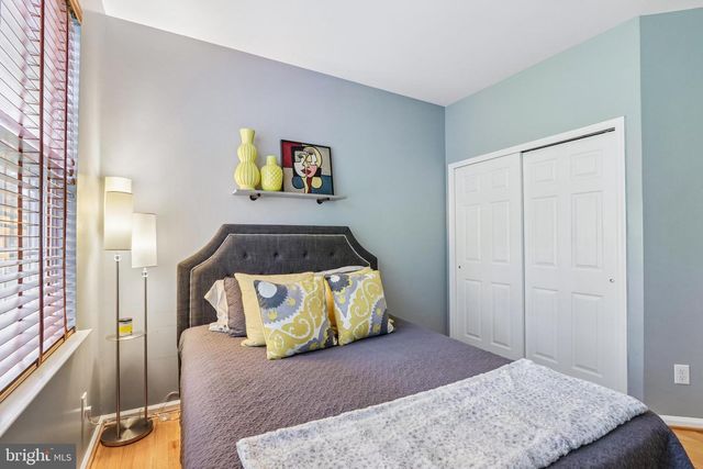 26 RAINTREE DR, Sicklerville, NJ 08081