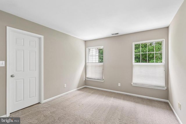26 RAINTREE DR, Sicklerville, NJ 08081