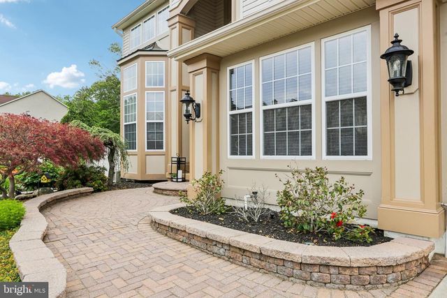 26 RAINTREE DR, Sicklerville, NJ 08081