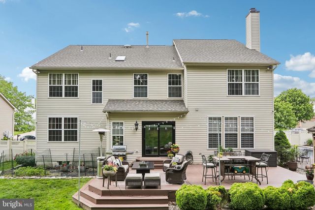 26 RAINTREE DR, Sicklerville, NJ 08081