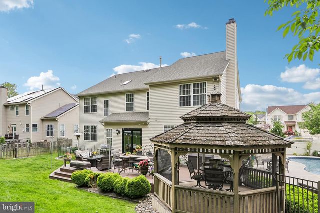 26 RAINTREE DR, Sicklerville, NJ 08081