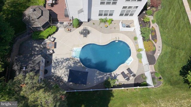 26 RAINTREE DR, Sicklerville, NJ 08081
