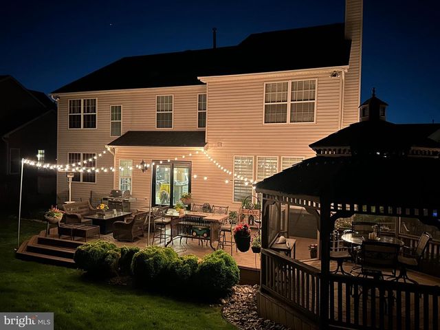 26 RAINTREE DR, Sicklerville, NJ 08081