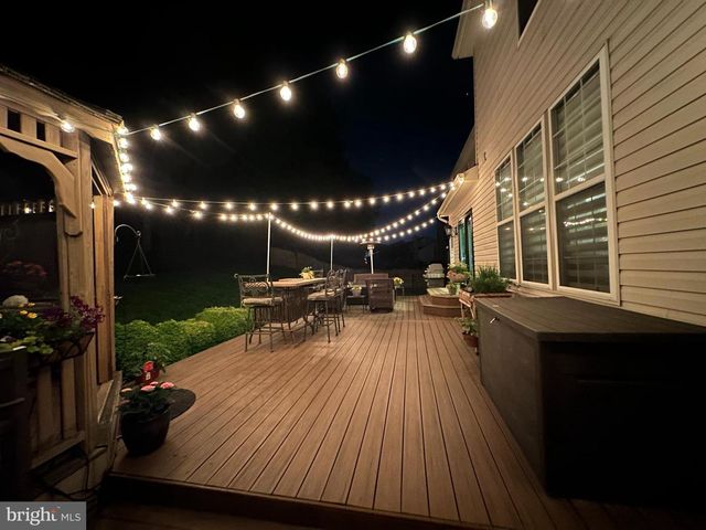 26 RAINTREE DR, Sicklerville, NJ 08081
