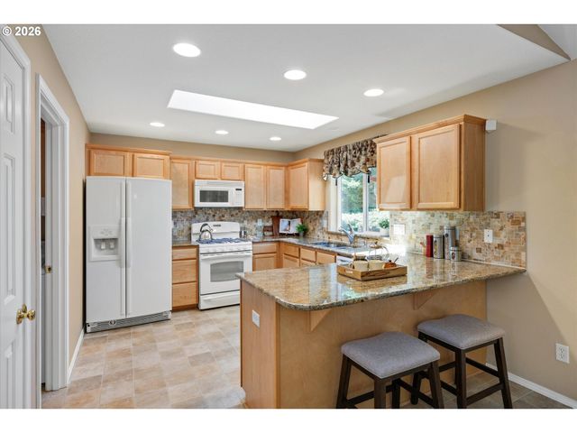 15057 SPYGLASS Ln, Oregon City, OR 97045