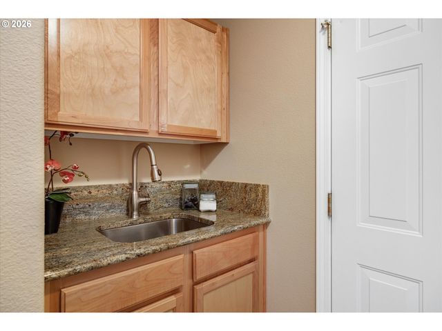 15057 SPYGLASS Ln, Oregon City, OR 97045