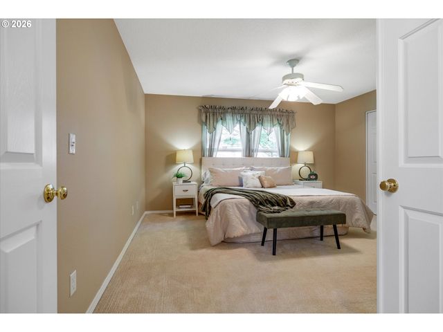 15057 SPYGLASS Ln, Oregon City, OR 97045