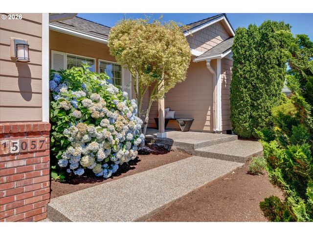 15057 SPYGLASS Ln, Oregon City, OR 97045