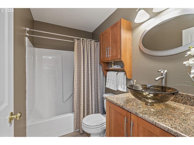 15057 SPYGLASS Ln, Oregon City, OR 97045