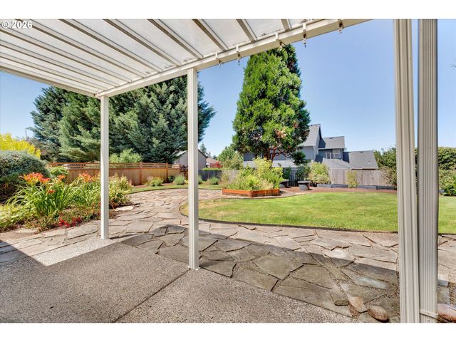 15057 SPYGLASS Ln, Oregon City, OR 97045