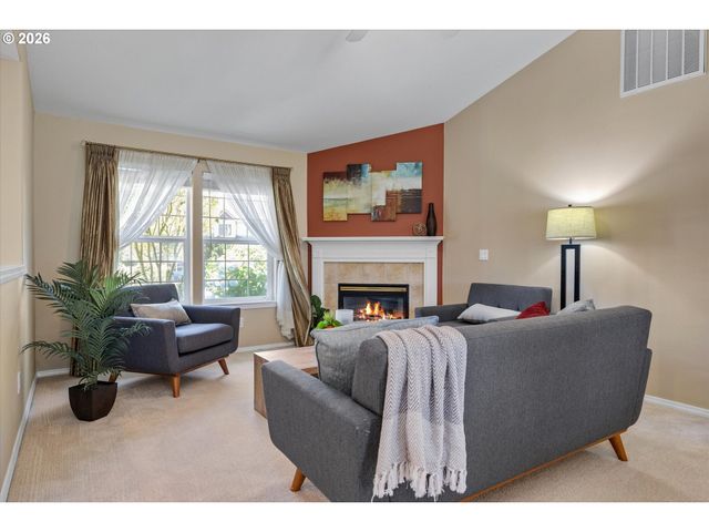 15057 SPYGLASS Ln, Oregon City, OR 97045