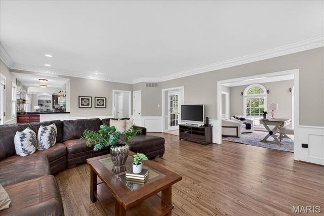 17601 Burnham Court, Chesterfield, MO 63005