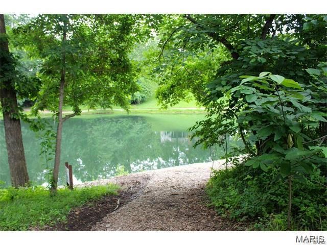 17601 Burnham Court, Chesterfield, MO 63005