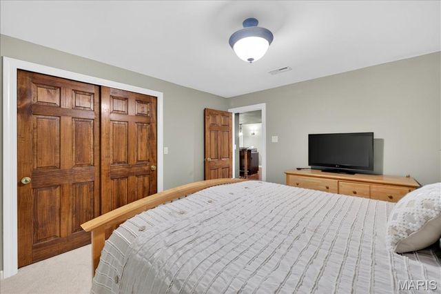 17601 Burnham Court, Chesterfield, MO 63005