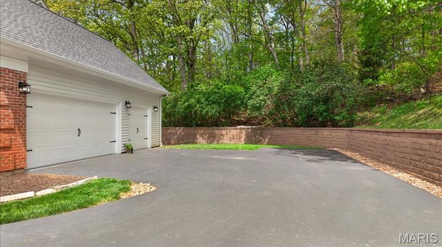 17601 Burnham Court, Chesterfield, MO 63005