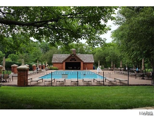 17601 Burnham Court, Chesterfield, MO 63005