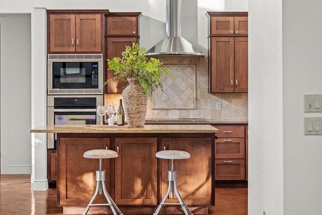 744 Canna Lily CIR, Driftwood, TX 78619