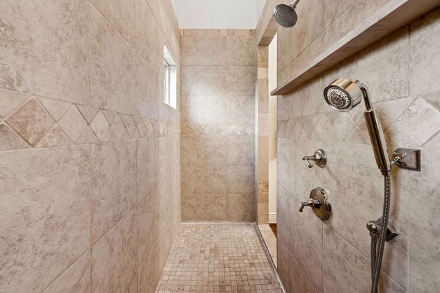 744 Canna Lily CIR, Driftwood, TX 78619