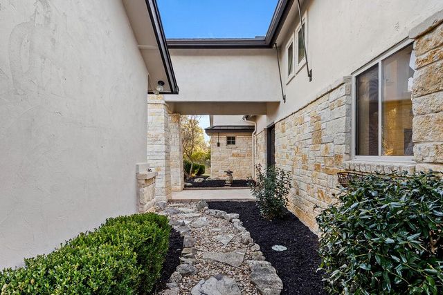 744 Canna Lily CIR, Driftwood, TX 78619