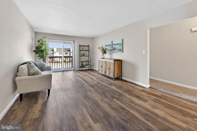 909 WOODCHIP RD, Lumberton, NJ 08048