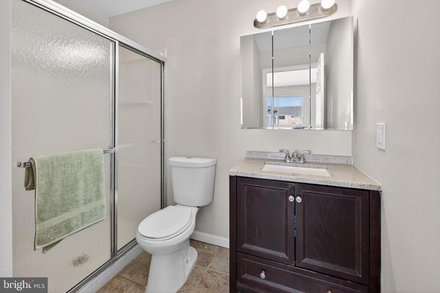 909 WOODCHIP RD, Lumberton, NJ 08048