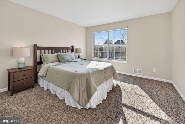 909 WOODCHIP RD, Lumberton, NJ 08048